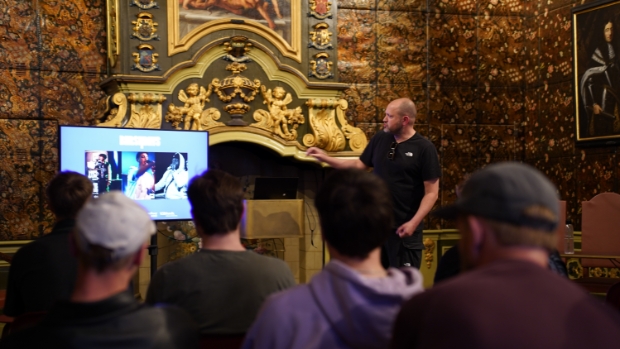 Joost Fokkema houdt een praatje over U-Create voorafgaand aan een workshop met Cultuur Oost.